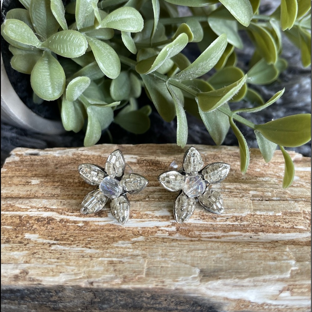 Vintage beaded pierced earrings